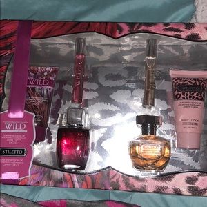 2 lotions 2 roll on perfumes 2 spray perfumes